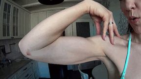 M FEELING AND SQUEEZING BICEPS AND PECS 6SW