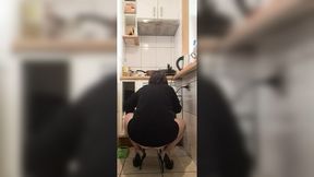 Mommy Wears Dominant High Heel Seduction