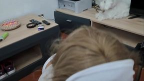 Blonde MILF dressed in white throatpie with sunglasses POV