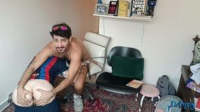 veio pintar a minha casa e arrombou meu cuzinho na sala