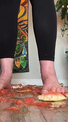 67 Giantess Size 16 Slo-mo Feet Crush Slow Motion Oranges & Watermelon Destruction