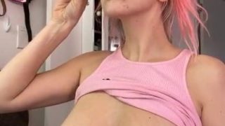 Masturbation, creampie, cowgirl, éjaculation féminine, baisers, bukkake – L&#39;Américaine Kendra Sunderland se fait sodomiser et reçoit un creampie anal salissant