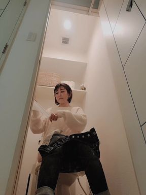 Mature Woman's Daily Life Toilet