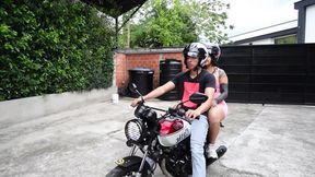 I TRANSPORT A STRANGER ON MY MOTORCYCLE, AND I FUCK HER