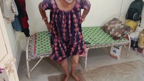 Lonely wife Invite Parcel Delivery Boy in to her Room to Fuck Her