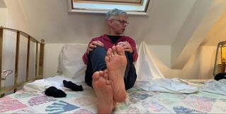 Short foot video (some wank)