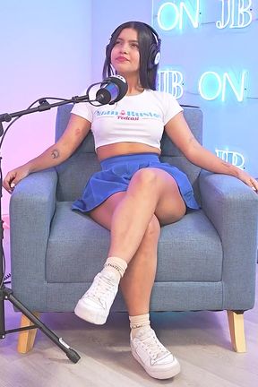 Camilahenao, a Hot College Girl, Has an Extreme Orgasm After Receiving All the Cum in Her Mouth!