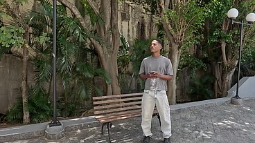 ESTRANHO ME AJUDOU E AINDA ME DEU SEU PAUZÃO PRA BRINCAR