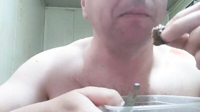 VID_101 masturbare anal baut pisat (14 min).mp4