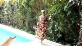 psicologa ninfomana le miente al marido y se coje al piletero todo el dia , completa