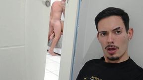 fui vistar meu amigo e acabei fodendo sua esposa escondido