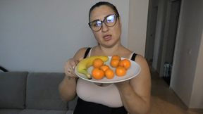 Swallow whole tangerines and a whole banana b