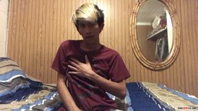 Adorable Xander Squirts a Big Mess