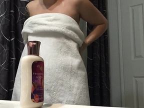 19 YO Unaware Roommate after shower- My first time spying