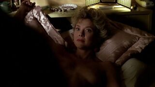 Annette Bening naked - The Grifters (1990)