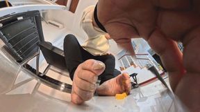 8K VR360 GAOYU The big man trampled on food with his stinky feet