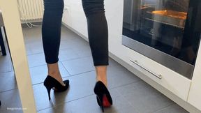 COOKING IN HIGH HEELS SEXY LONG LEGS - MP4 HD