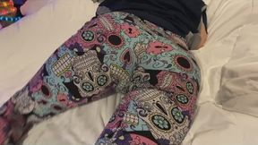 10. Melove Showing Sexy Butt and Long Toes