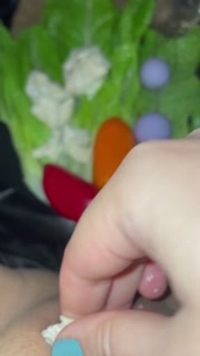 CHICKEN 🐔&amp;VEGETABLES🥗 IN MY VIRGIN TEEN 18YEAR OLD PUSSY-AMATEUR MASTURBATE -ARABIAN SNOWWHITE-USA