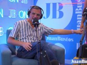 Kata Sanchez MILF caliente no puede contener las ganas de correrse en máquina vibradora - JB Podcast