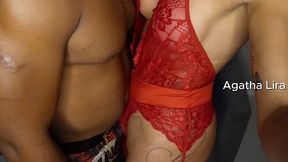 chupei o peito do negao e ele me fez gozar enchendo meu rabo de porra .