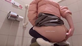Masturbation In A Japanese-style Toilet / A Large Amount Came Out Because I Was Holding Back Pee / When I Put My Finger In The Anal, A Happening ... For More Information, Please Twitter) / Love Juice? Im Wearing My Pants Without Wiping Them