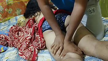 Desi Unsatisfied Wife Getting Body Massage by Servant