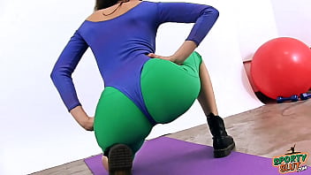 PERFECT ASS BABE and Sexy CAMELTOE In Tight 80&#039_s Spandex!