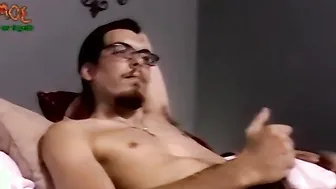 Hairy amateur with glasses gets drained by mature gay daddy