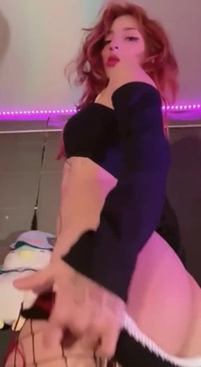 Assy amateur shows off her big tits on OnlyFans