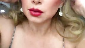 Sexy blonde mature woman wanting to fuck you