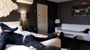 Capitano Eric's diepe neuken in cowgirl positie met getatoeëerde Mary
