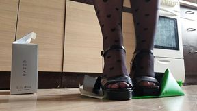 Cardboard Boxes Crush in High Heels 2