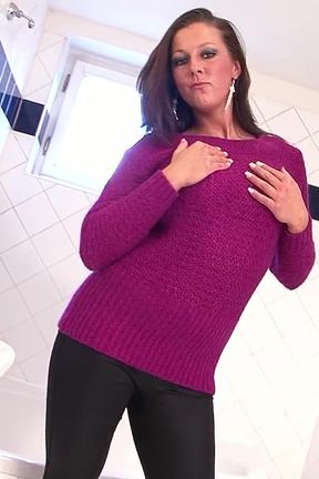 Horny MILF Valentina Solo in the Shower Hairy Pussy Masturbate