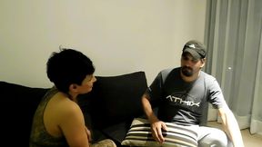 el amigo kirchnerista de mi marido viene para hablar de poner un merendero y terminan cojiendole el culo a la mucama , de bronca me traje un gendarme para cojerme ...