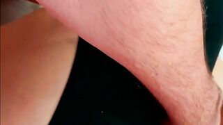Сводная сестра застряла в шкафу пришлось воспользоваться свободным доступом в ее киску