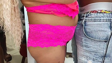 Me deixou louca esfregando na portinha da minha buceta