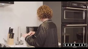 Extra Creamy Latte Delivery! Sara Jay Gets Fucked By Hollywood!