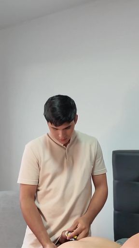 COLOMBIAN INFLUENCER HAS DICK FOR BREAKFAST   Clip 1