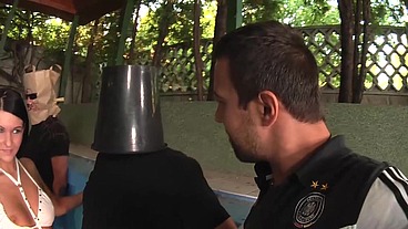 HOT BABE IN A BLOWJOB COMPETITION - WHO COMES THE FASTEST