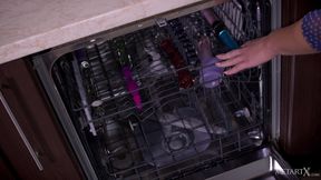 Dildo Surprise 2 - Lee Anne