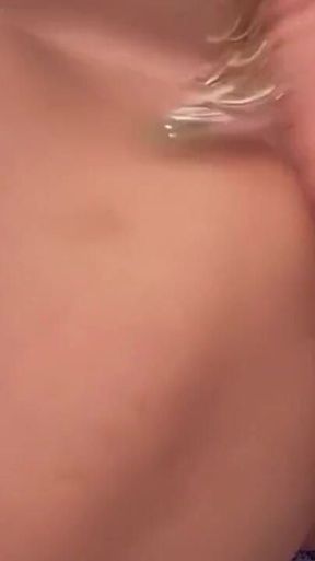 Nicole Dupapillon UK's Longest Labia a Creamy Squirt