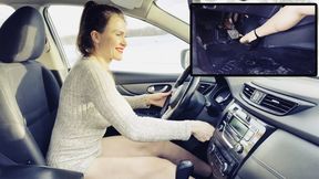 IRINA CRANKING BARE FEET NISSAN QASQAI 4K full video 5 min