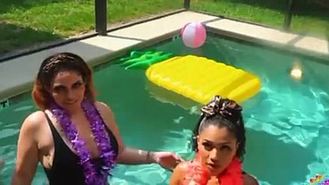 Me and MandiMayxxx seduced party boy Gibby The Clown for some WAP