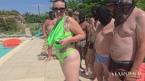 j ai fais venir 20 mec autour de la piscine de l ile des plaisirs, des black des blanc , des gros des maigres