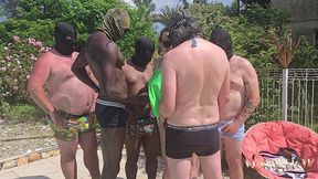 j ai fais venir 20 mec autour de la piscine de l ile des plaisirs, des black des blanc , des gros des maigres