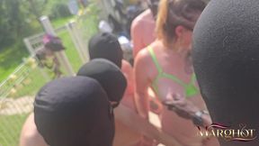 j ai fais venir 20 mec autour de la piscine de l ile des plaisirs, des black des blanc , des gros des maigres