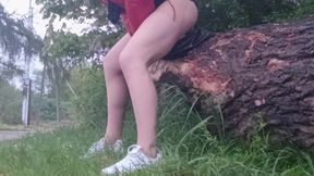 Anal Gabriella while walking