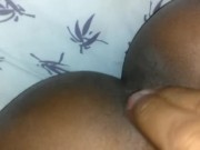 Dominican Dandose dedo