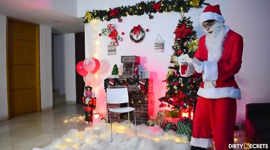 I GIVE VIAGRA TO SANTA CLAUS TO GIVE ME MERRY CHRISTMAS MILK.